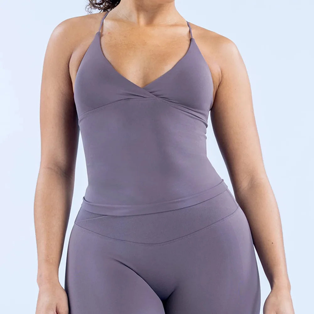 ZENVY Seamless Cross-Back Sports Tank – Padded Backless Gym & Yoga Top for Women